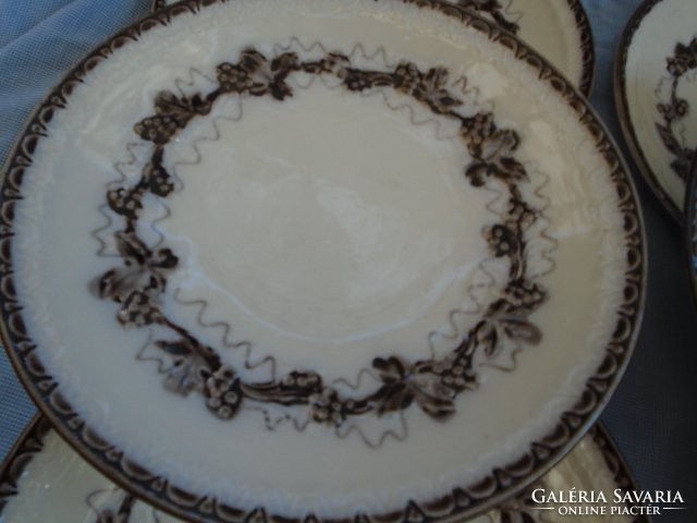 9 db antik fajansz majolika süteményes készlet 1920-30 között készültek nem porcelán kuriózum
