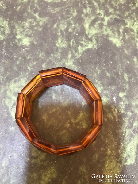 Amber bracelet for sale in good condition