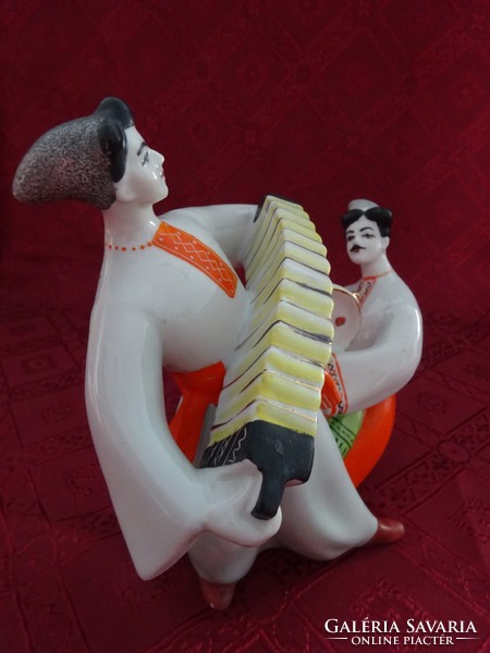 Orosz porcelán figurális szobor, népzenészek, magassága 18 cm. Vanneki!