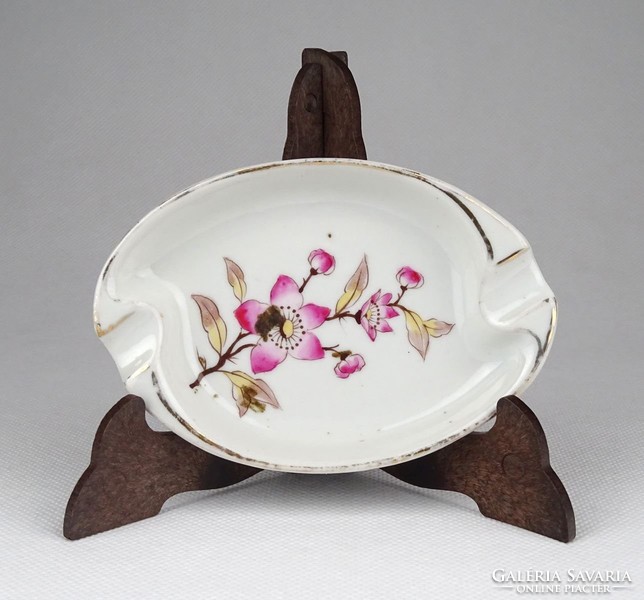 1B222 Régi virágos kispesti porcelán hamutál