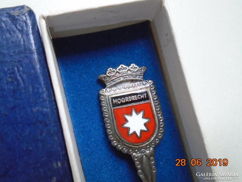 Ezüstözött holland souvenir kiskanál zománc címerrel Moordrecht, dobozában