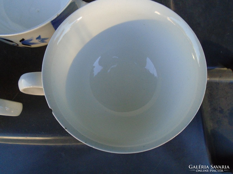 1950-ből 5db Teás gránit porcelán pohár.Plusz alátét tányérok !