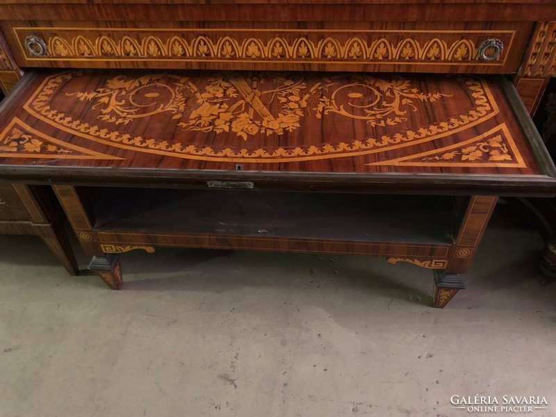 Classic inlaid chest of drawers