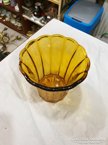 Régi sárga üveg váza 