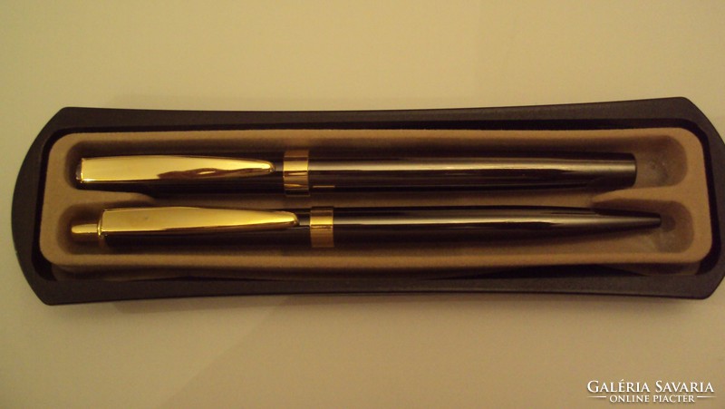 Elegáns,fekete metál fényű tollkészlet---aranyozott hegyű (iridiumos) tinta patronos írótoll+golyóst