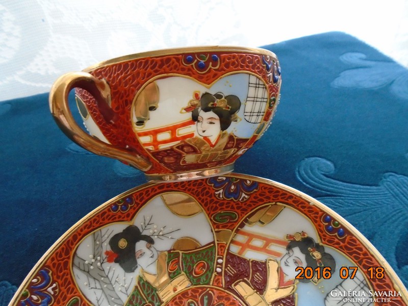 Satsuma Moriage 3 egyedi gésa portréval teás csésze+alátéttel
