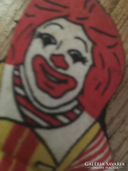 Ronald McDonald figura az 1980-as évekből