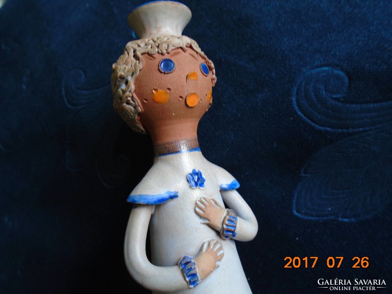 Figurative ceramic lady in the style of Ilona Kiss Rosé