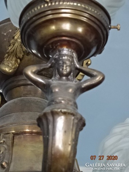 Five-branch bronze chandelier, with solid bronze figures, crystal glass. He has!