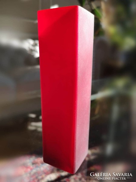 Modern,, zuzmarás, piros, üvegműves váza, handmade 18 x 5 cm