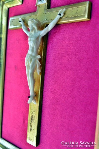 45. Antique ivory Jesus Christ (9.5Cm), corpus, crucifix, cross, 27 cm frame.