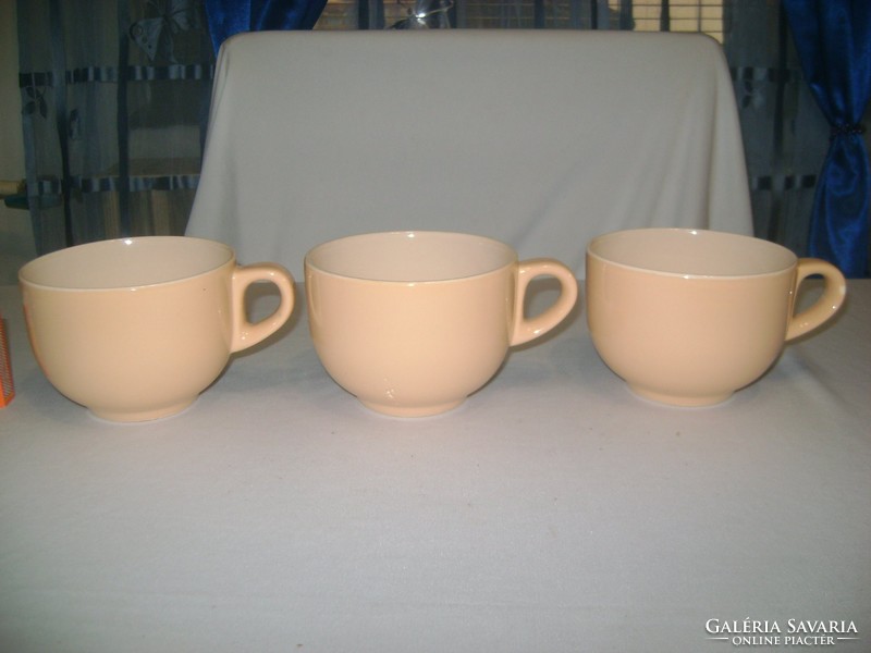 Három darab vintage leveses csésze együtt