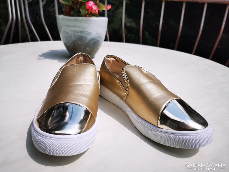 Gold women's shoes, 40