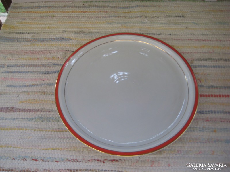 Zsolnay circular tray 30.2 cm, used but in good condition...
