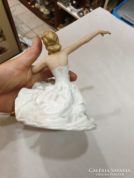 Régi német porcelán nöi figura 