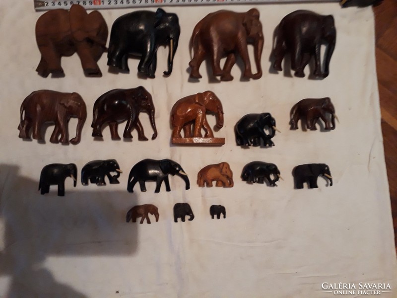 18 db fa faragott elefánt