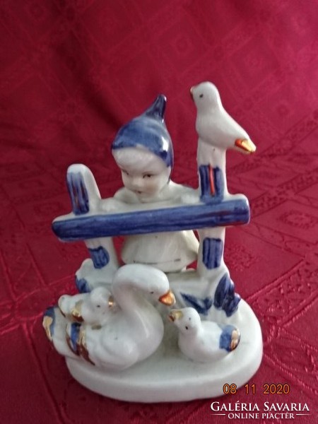 Porcelain figurine, little girl with birds, height 10 cm. He has!
