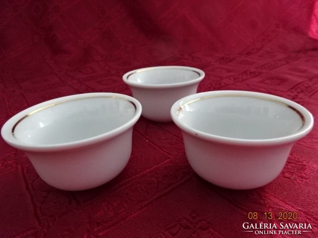 Japán porcelán kupica arany csillaggal, átmérője 6 cm.  3 db együtt eladó Vanneki!