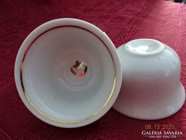 Japanese porcelain cup with a gold star, diameter 6 cm. He has!