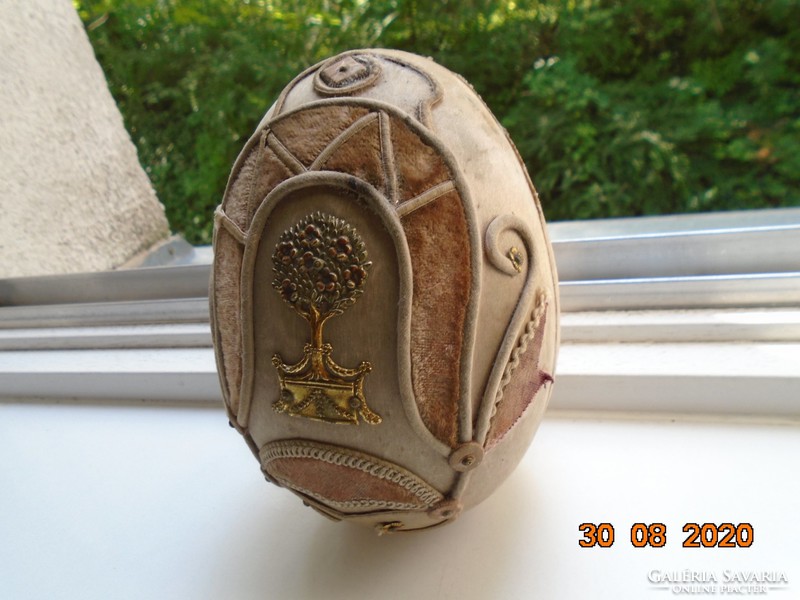 1900 Ormolu gold-plated empire embossed copper appliqué and egg-shaped box with legs