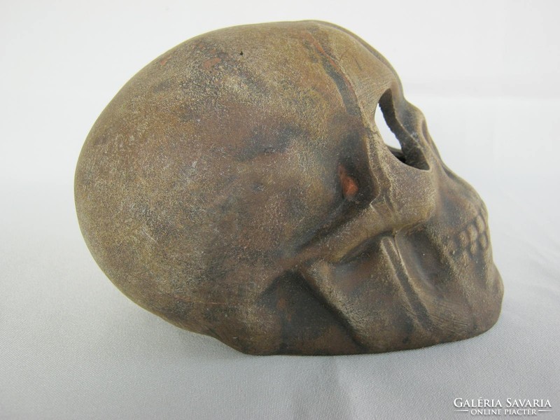 Ceramic skull marked Cz