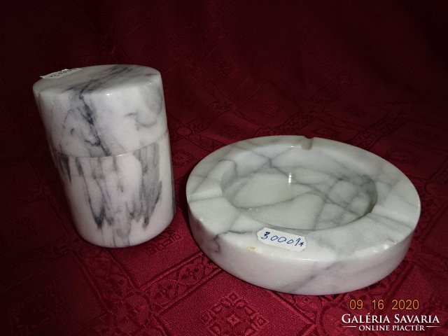 Marble smoking set, ashtray and cigarette holder with lid. He has!