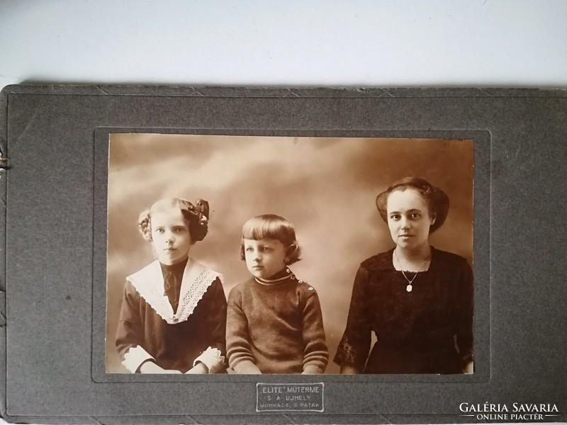 Régi vintage fotó nő gyermekekkel