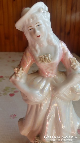 Hibátlan lüszteres porcelán figura rózsaszín ruhás kedves női szobor eladó!