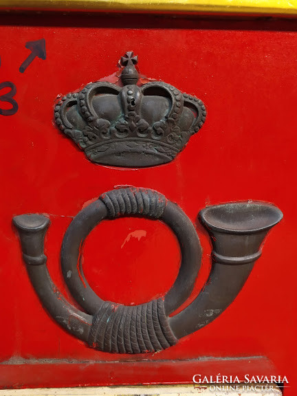 Antik postaláda piros posta láda Belga királyi címerrel kulcsával