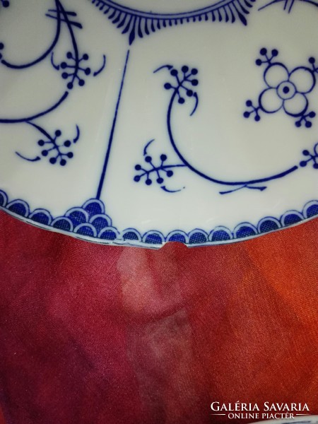Immortelle pattern cookie plates.