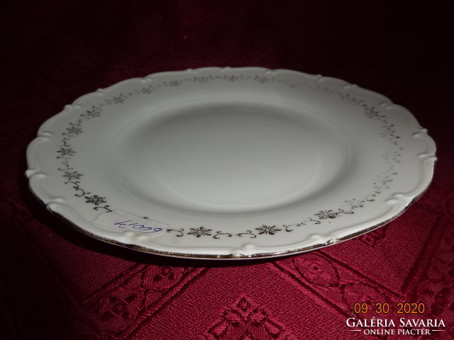 German porcelain cake plate, diameter 19.5 cm. He has!