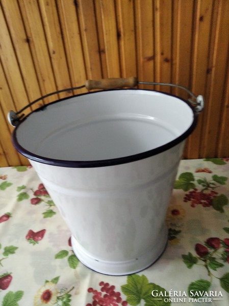 White enamel bucket, in good condition, Budafok