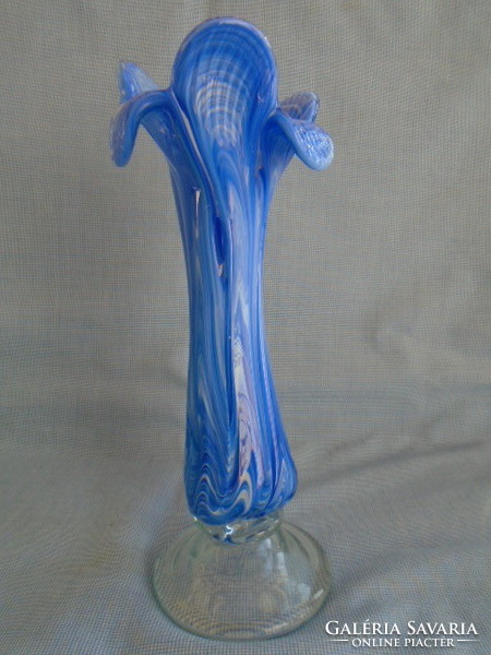 Fodros szélű kék Muranoi üveg váza 21,5 cm