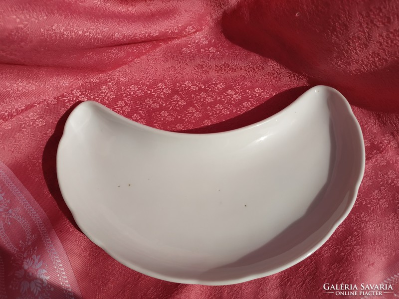 Porcelán csontos tányér
