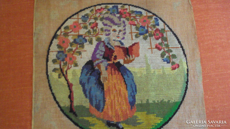 Biedermeier kisasszony virágkoszorúban---gondos apró öltéses, színes ANTIK gobelin.