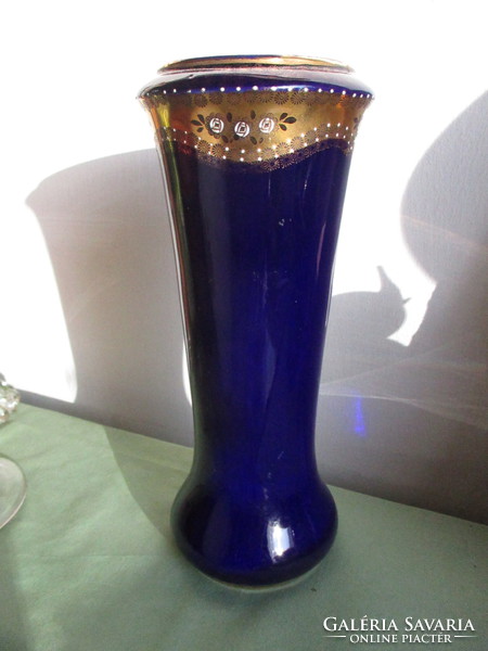 Nagyon régi/ 100 év/porcelán váza aranyfestéssel és ráégetett porcelán díszítéssel .28  cm magas