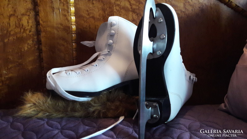 Girls' skate shoes 357.