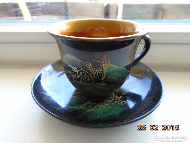 Kézzel festett,aranyozott magas hegyi tájjal, japán lakkfa csésze alátéttel