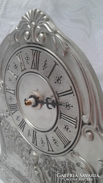 Sks 95% pewter table or mantel clock