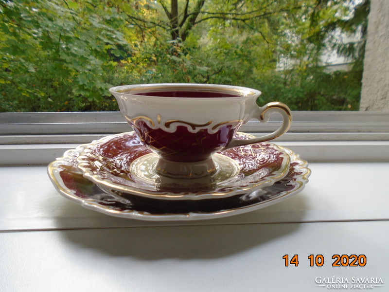 1895 A novel baroque embossed burgundy tea breakfast set with gold patterns