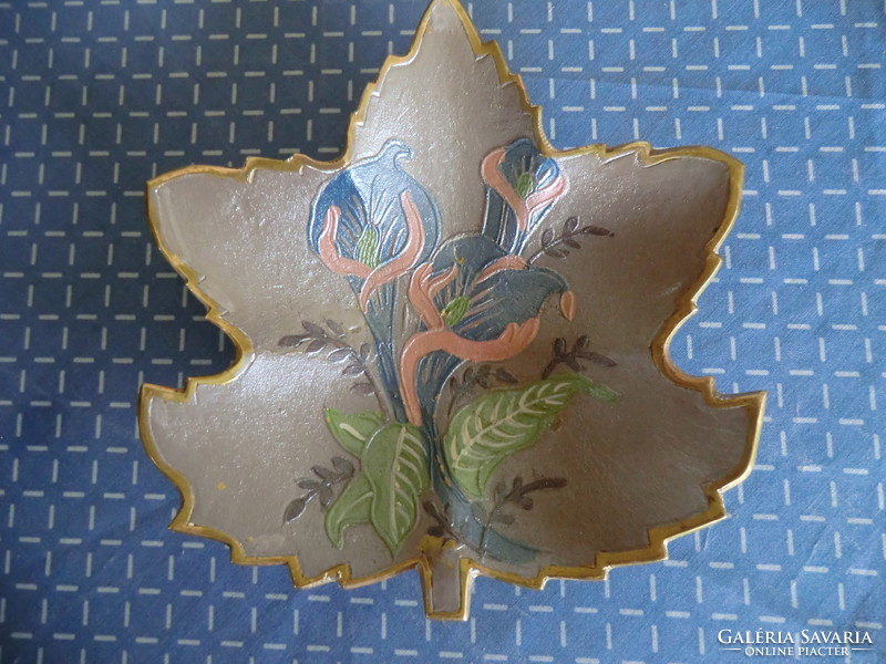 Sárgarézre  festve szőlőlevél forma  Asztaldísz gyönyörű és különleges forma 21x21 cm