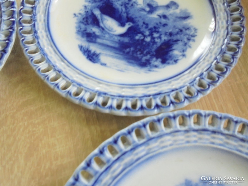 Áttört szélű kobaltkék Wachterbach porcelán tányérok