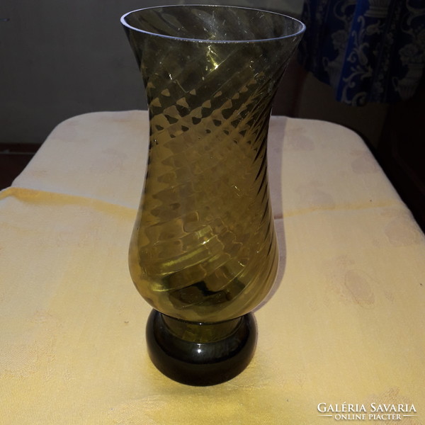 Nice glass vase (21 cm)