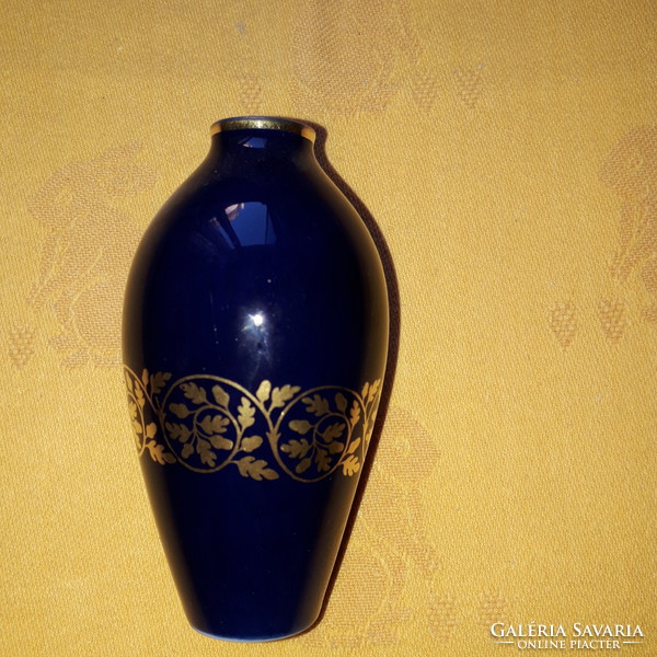 Hollóházi kobaltkék váza aranyozással