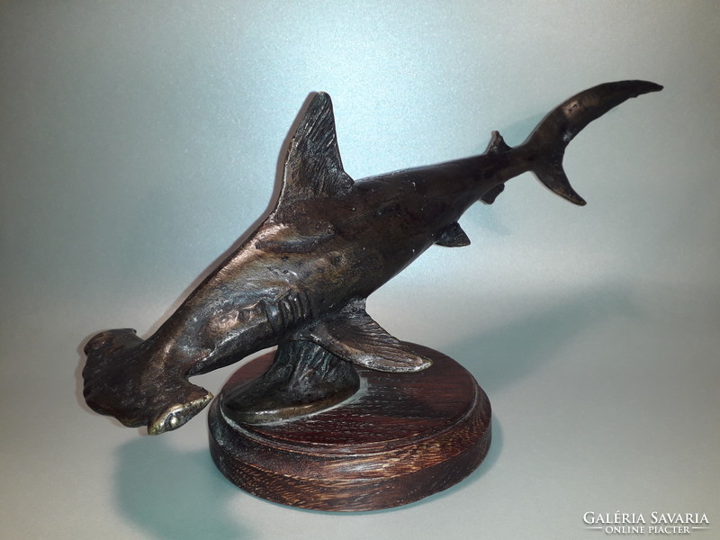 Nagy méretű bronz cápa hal pörölycápa szobor jelzett 30 cm