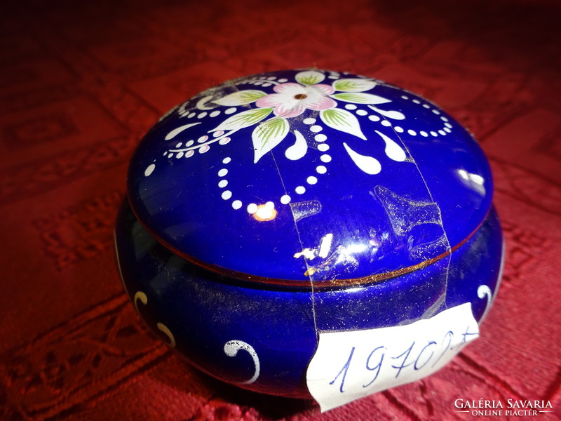 German porcelain, cobalt blue bonbonier, diameter 7.5 cm. He has!