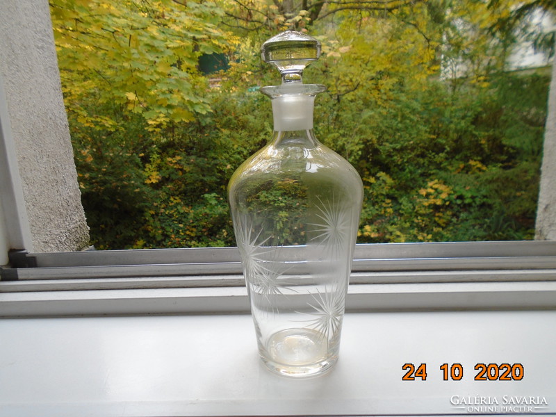 Régebbi italos palack csiszolt tömör üveg dugóval,csiszolt mintákkal.
