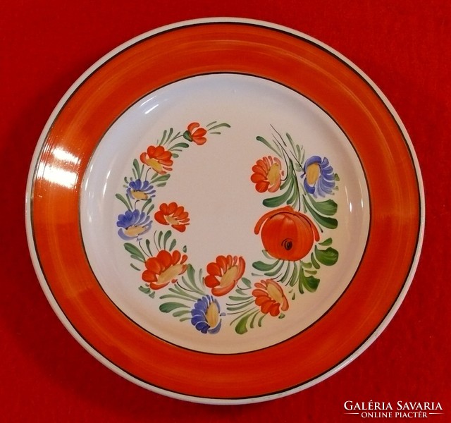 Plate decorated with hand painting, 23 cm