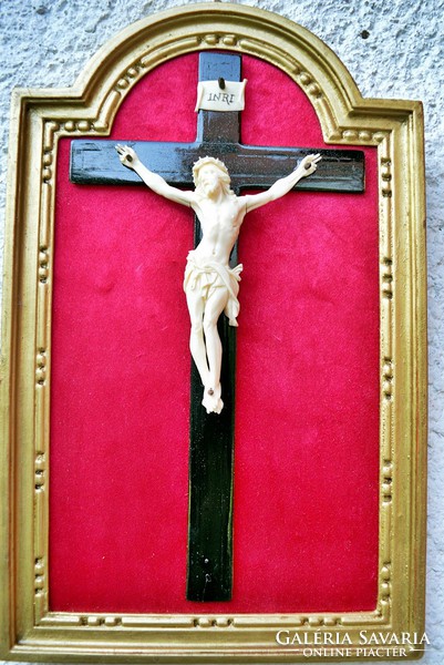 51. Antik CSONT Jézus Krisztus (11cm), Korpusz, feszület, kereszt 30 cm-es keretben