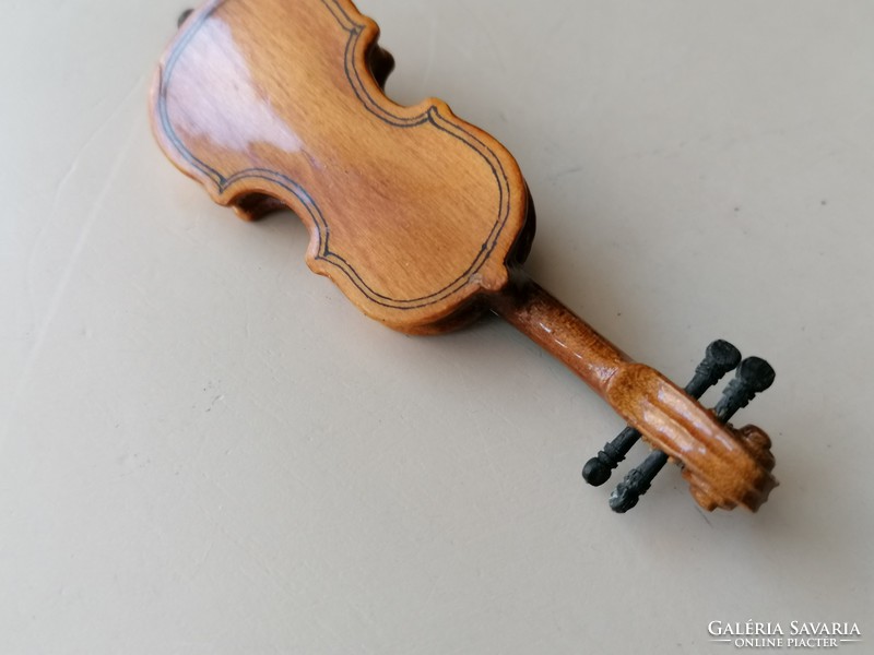 Régi kis fa hegedű (vitrin tárgy, dekoráció) 